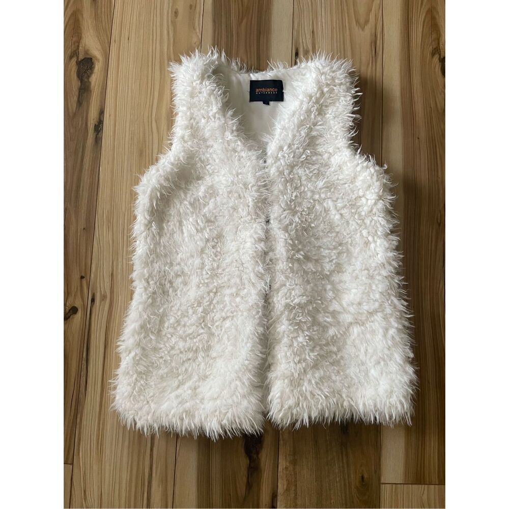 AMBIANCE OUTERWEAR White Cozy Women’s Vest